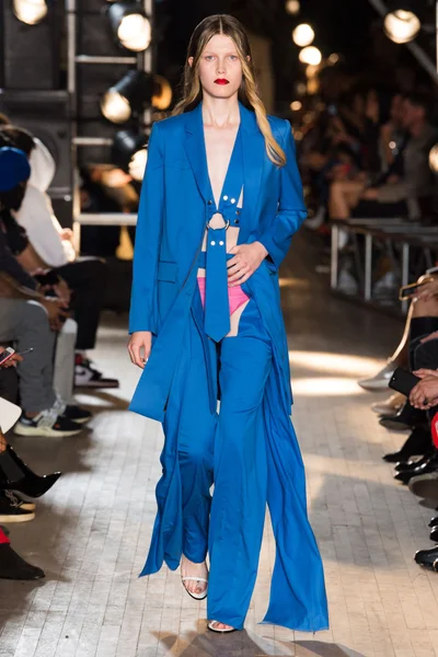 Look 39